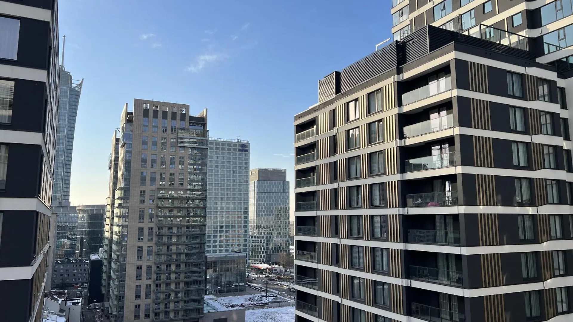 Duzy Przestronny Apartament Z Darmowym Parkingiem I Dwoma Balkonami Varsovia