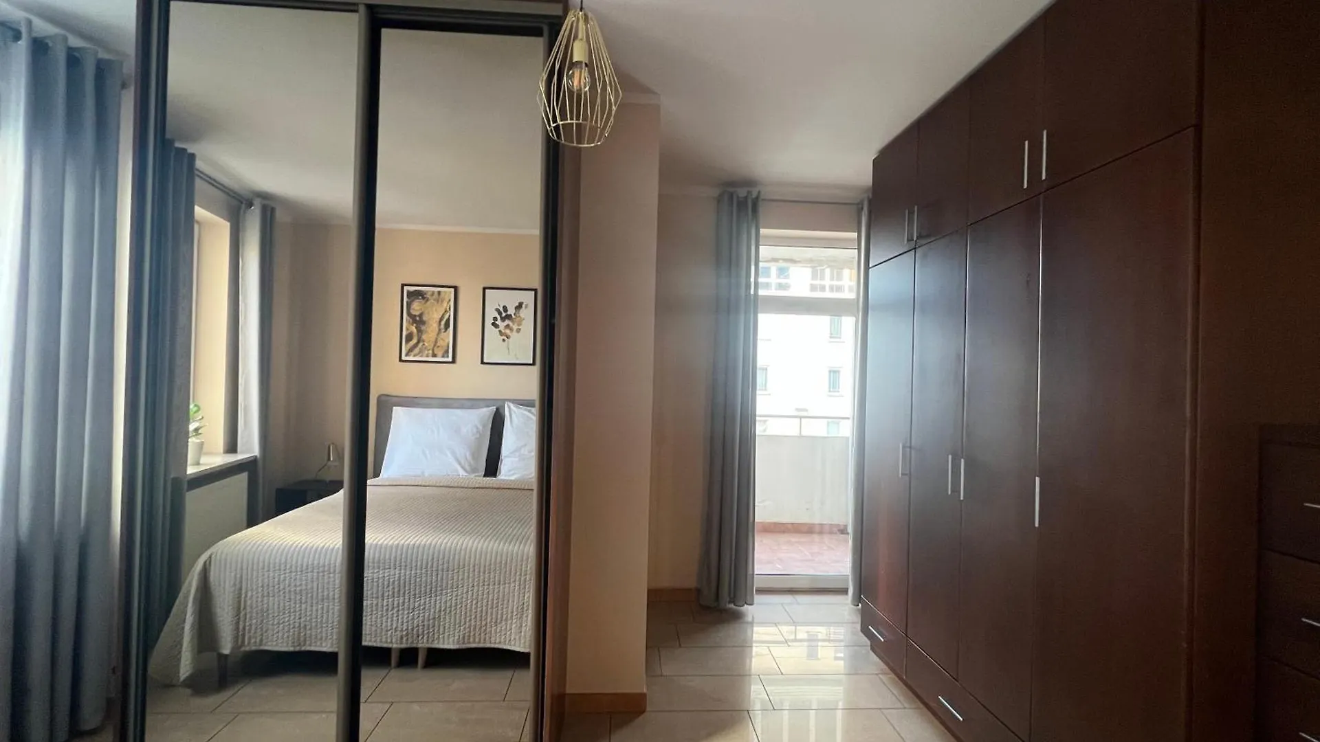 Duzy Przestronny Apartament Z Darmowym Parkingiem I Dwoma Balkonami 华沙 波兰