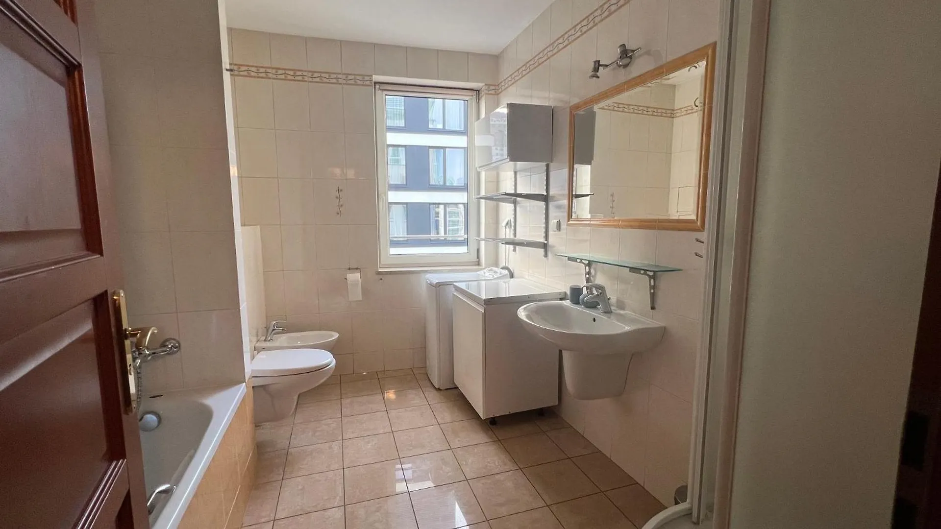 Duzy Przestronny Apartament Z Darmowym Parkingiem I Dwoma Balkonami 华沙