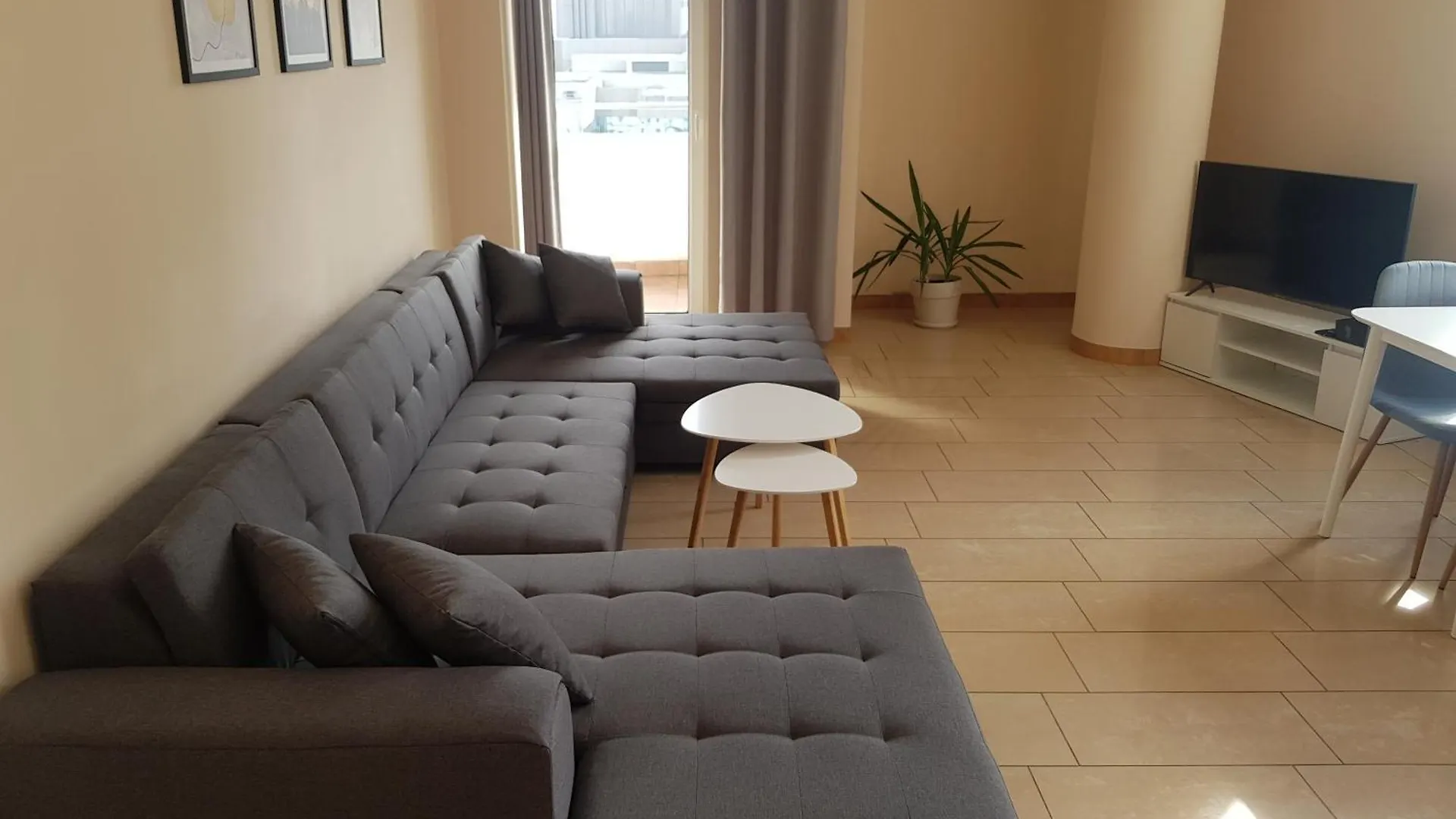 Duzy Przestronny Apartament Z Darmowym Parkingiem I Dwoma Balkonami 华沙 公寓